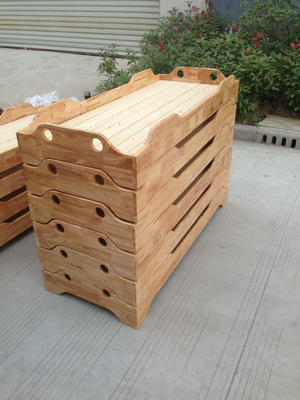 荣佳教学用品 幼儿园实木床、塑料床及松木幼儿床工厂直销全解析